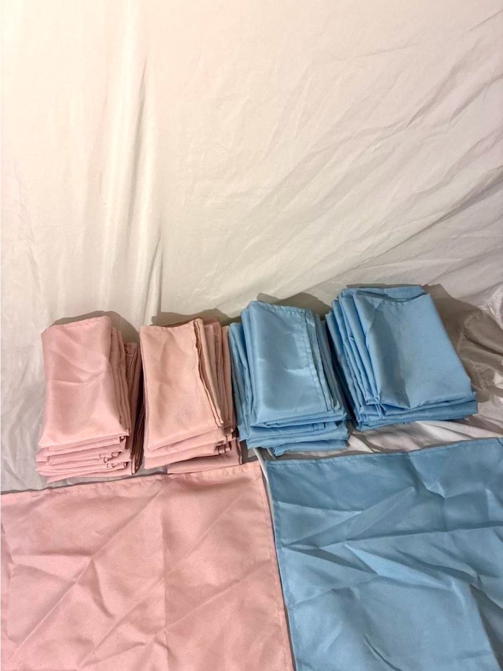 Party Reusable Dining Linens Bundle - Picture 2 of 3